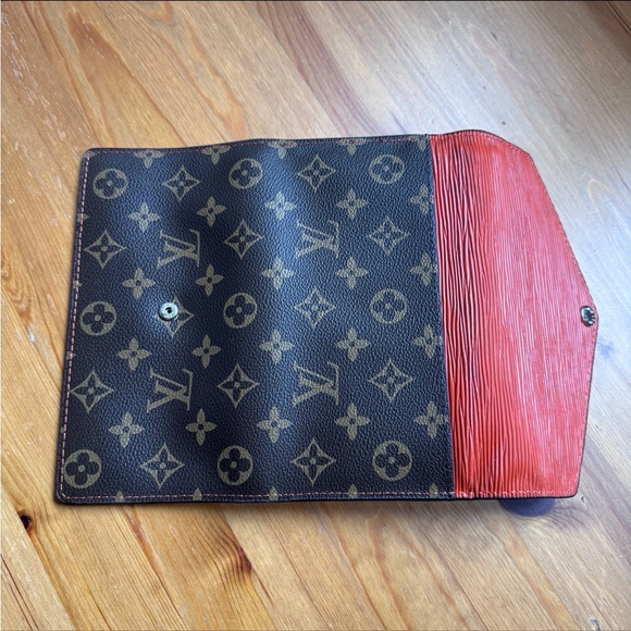 Brown wallet - Picture 9 of 9